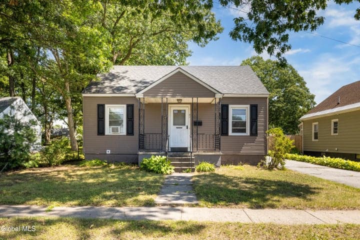 31 Wright Street, Hudson Falls, NY
