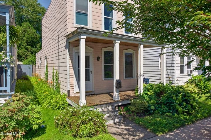 33 Grove Avenue, Albany, NY