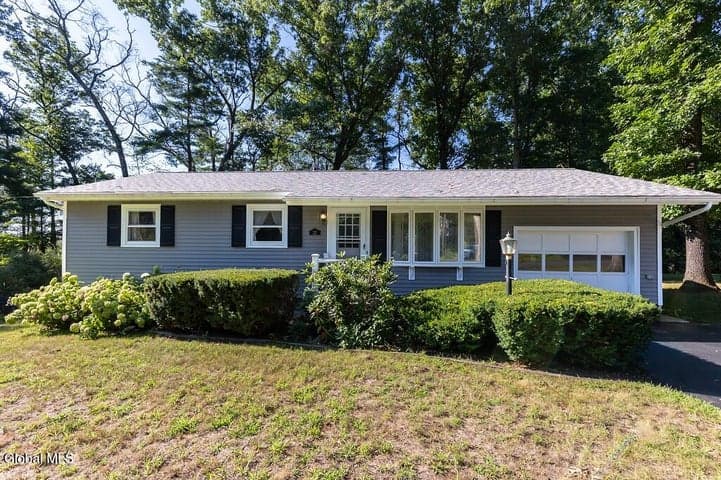 32 Birchwood Lane, Ballston Spa, NY