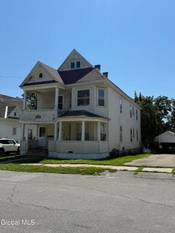 30 McClellan Avenue, Amsterdam, NY