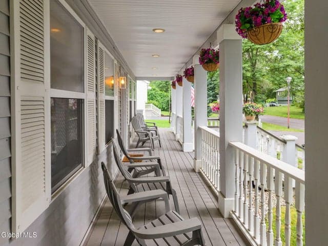 31 Concord Drive, Saratoga Springs, NY, photo 4