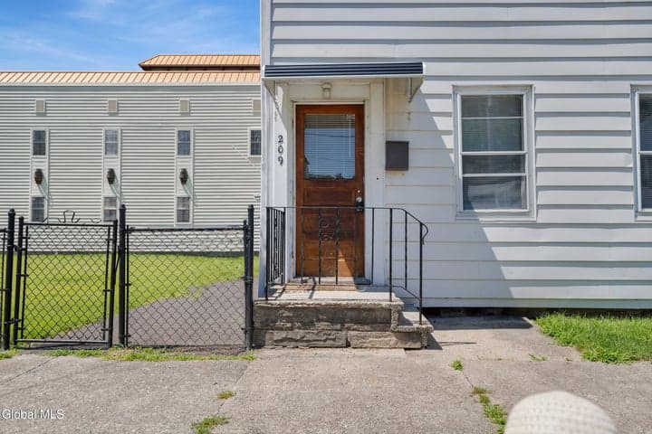 209 1st Avenue, Watervliet, NY, photo 4