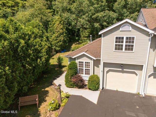 7 Fairwood Drive, Queensbury, NY, photo 2