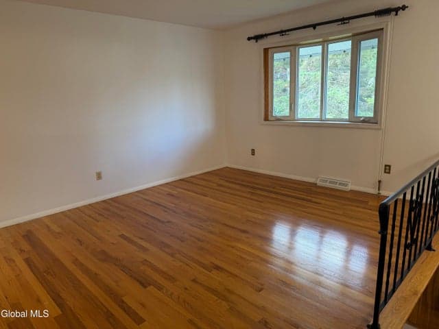27 Holly Boulevard, Scotia, NY, photo 2