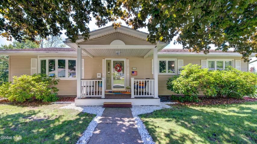27 Pine Avenue, Johnstown, NY, photo 2