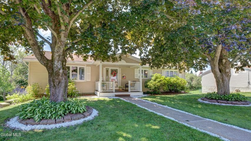 27 Pine Avenue, Johnstown, NY, photo 3
