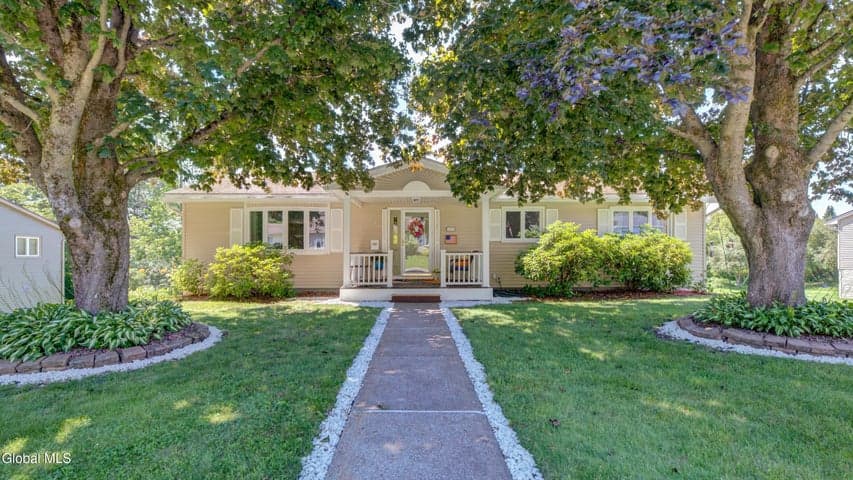 27 Pine Avenue, Johnstown, NY
