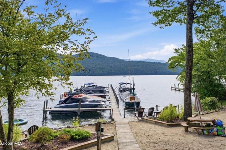 6 Ridgewood Court, Bolton, NY, photo 2