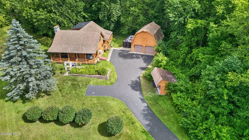 294 Poyneer Road, Schodack, NY