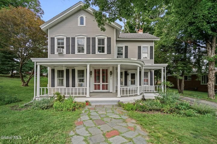 16 Maple Avenue, Troy, NY, photo 3