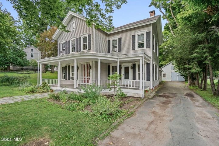 16 Maple Avenue, Troy, NY, photo 4