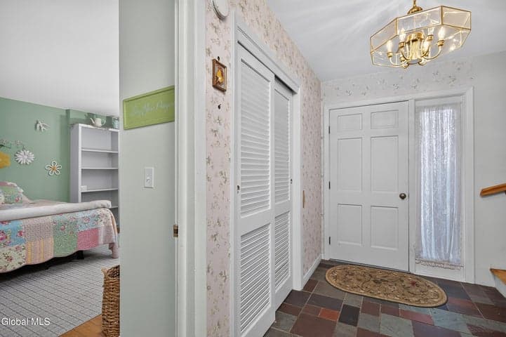 585 Saint David'S Lane, Niskayuna, NY, photo 4