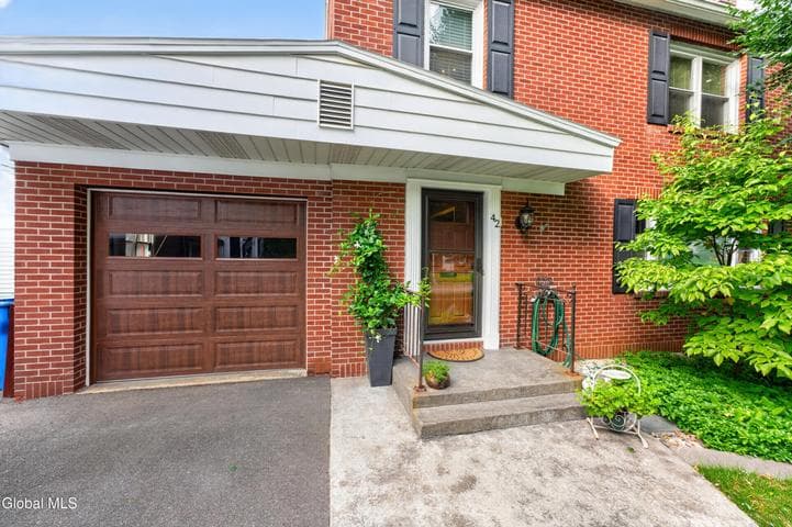 42 Buckingham Drive, Albany, NY, photo 3