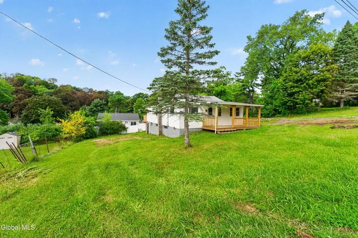 23 Oberlook Avenue, North Greenbush, NY, photo 2