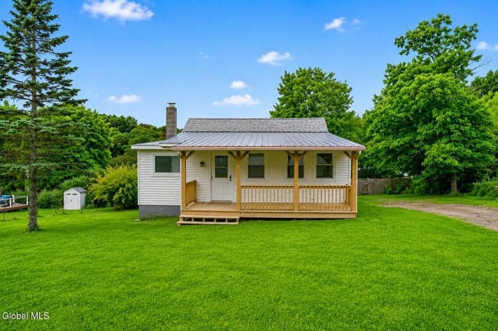 23 Oberlook Avenue, North Greenbush, NY
