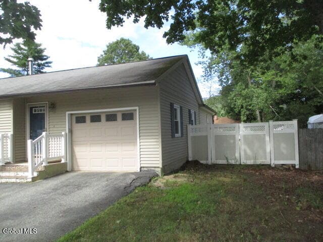 9 Robin Drive, Warrensburg, NY, photo 2
