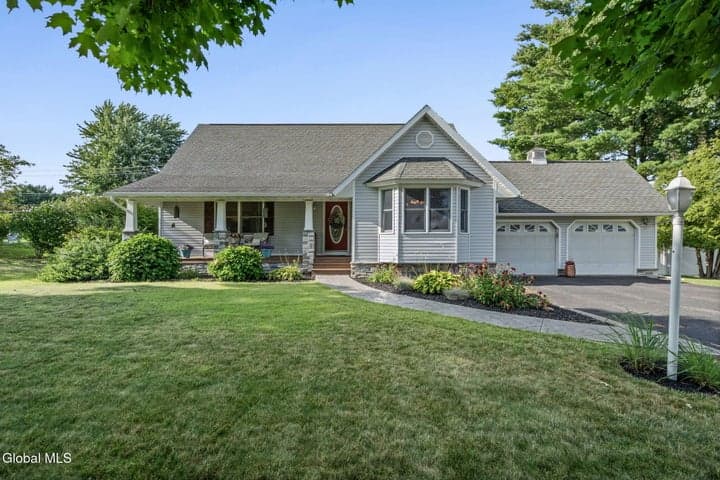 122 Latham Ridge Road, Latham, NY