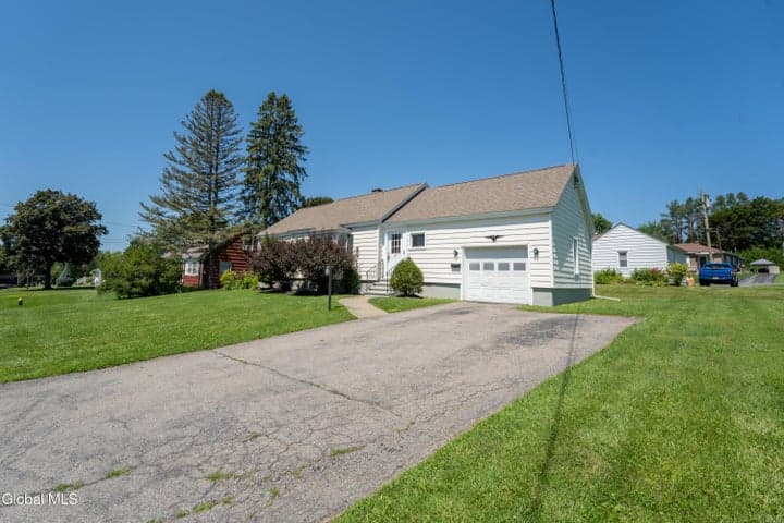 10 Highland Road, Amsterdam, NY, photo 2
