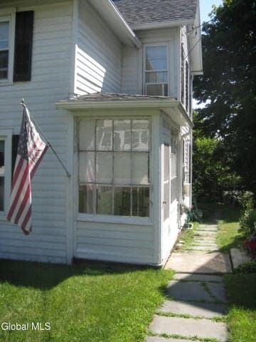 31 Pleasant Street, Voorheesville, NY, photo 3