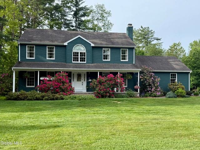 30 Algonquin Drive, Queensbury, NY