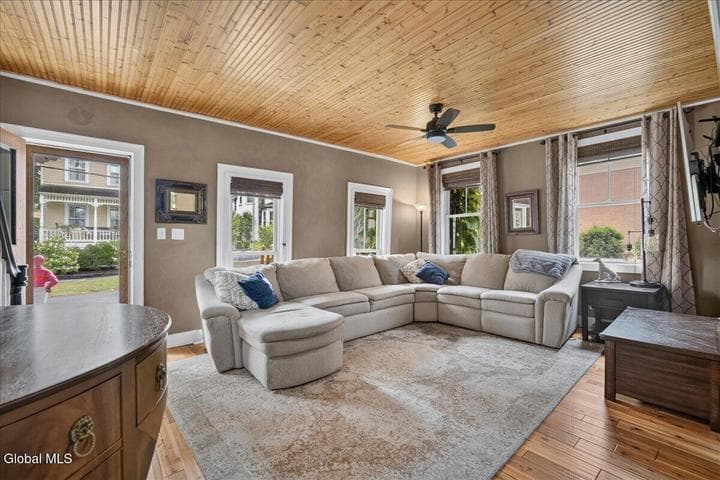 154 Woodlawn Avenue, Saratoga Springs, NY, photo 5