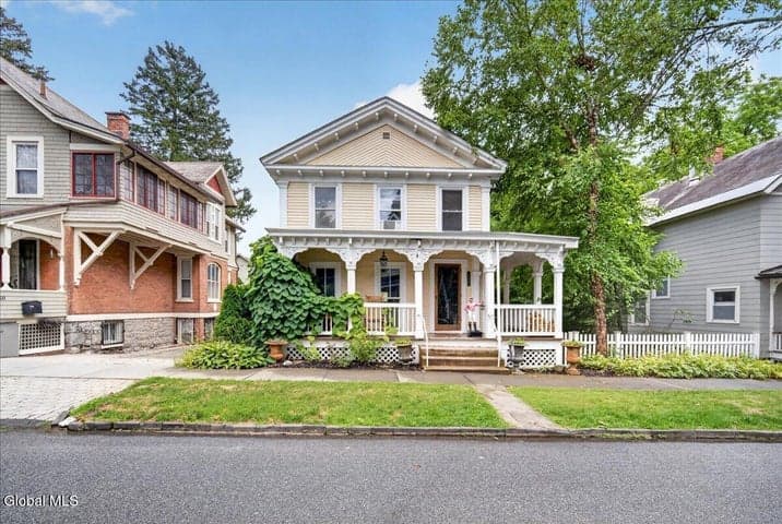 154 Woodlawn Avenue, Saratoga Springs, NY
