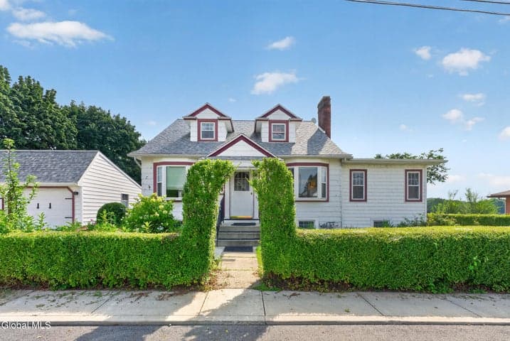 53 Tallmadge Place, Mechanicville, NY, photo 2