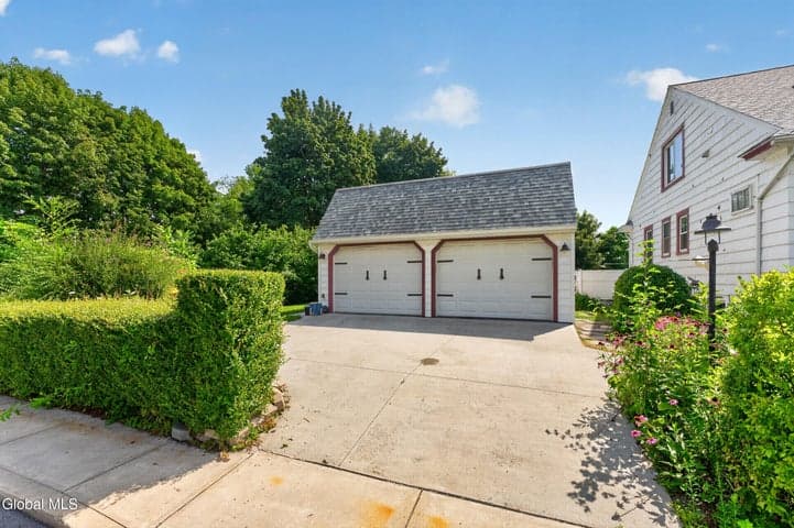 53 Tallmadge Place, Mechanicville, NY, photo 3