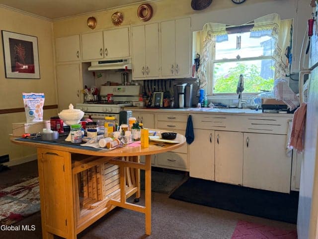 305 Bay Road, Queensbury, NY, photo 3