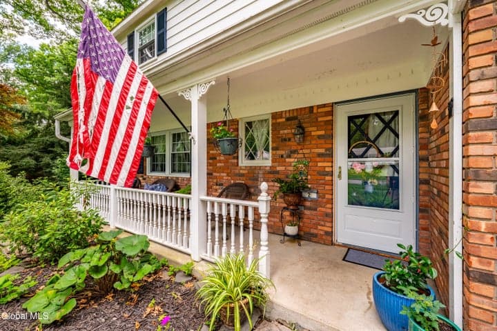 2 Valdepenas Lane, Clifton Park, NY, photo 5