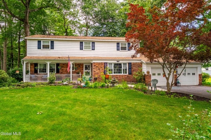 2 Valdepenas Lane, Clifton Park, NY, photo 2