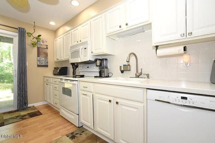 25B Pine Lane #APT 8, Albany, NY, photo 5