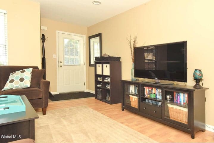 25B Pine Lane #APT 8, Albany, NY, photo 3