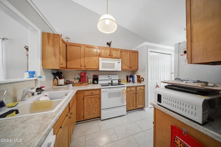 152 Harvard Road, Watervliet, NY, photo 4