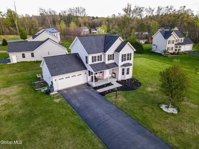 11 Anna Lane, Halfmoon, NY, photo 2