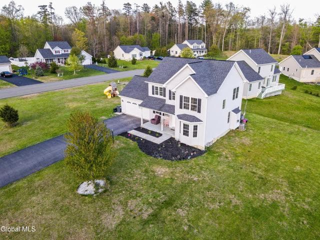11 Anna Lane, Halfmoon, NY, photo 3