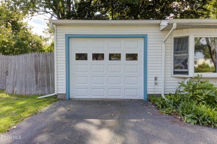 28 Amelia Drive, Schenectady, NY, photo 4