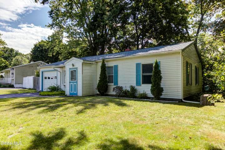 28 Amelia Drive, Schenectady, NY, photo 2
