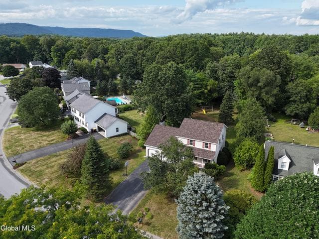 6 Aberdeen Way, Wilton, NY, photo 5