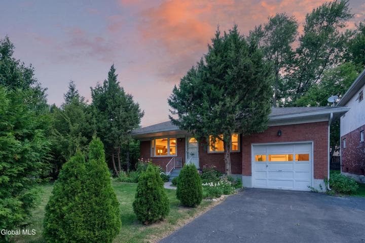 87 Buckingham Drive, Albany, NY, photo 3