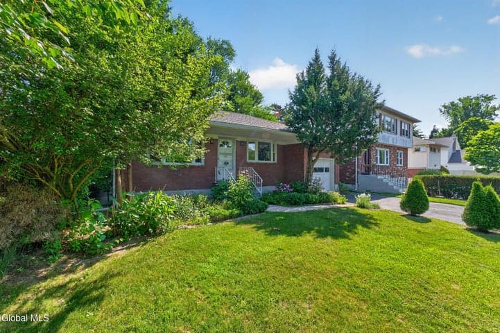 87 Buckingham Drive, Albany, NY, photo 4