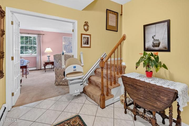 4 Catalpa Court, Clifton Park, NY, photo 2