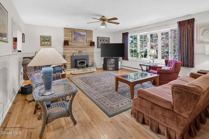 4 Catalpa Court, Clifton Park, NY, photo 3