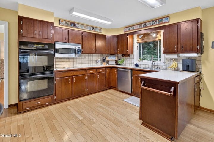 4 Catalpa Court, Clifton Park, NY, photo 5