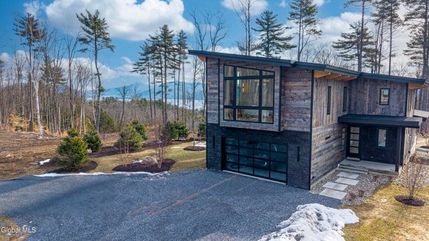 18 S Eagle S Ridge, Bolton, NY