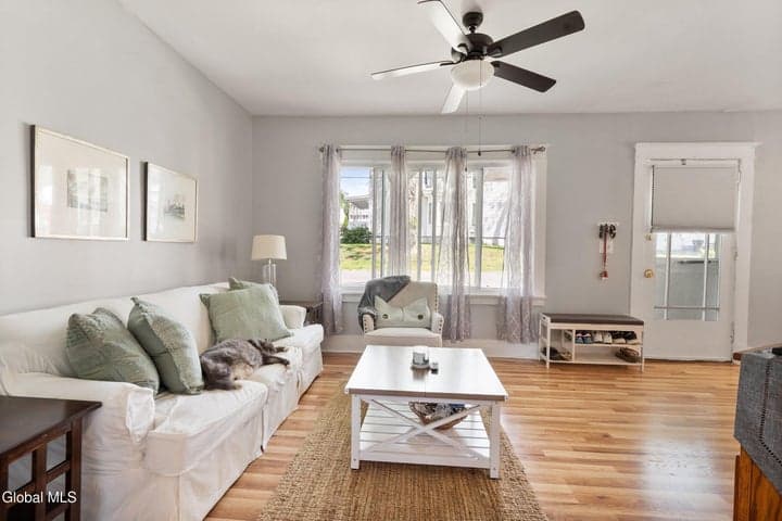 112 Fales Court, Troy, NY, photo 2