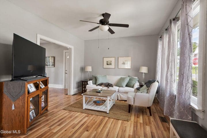 112 Fales Court, Troy, NY, photo 3