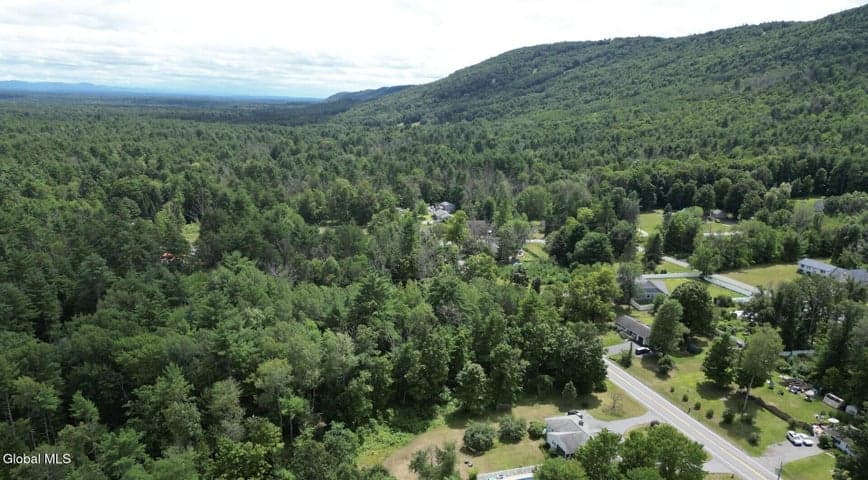 408 W Mountain Road, Queensbury, NY, photo 3