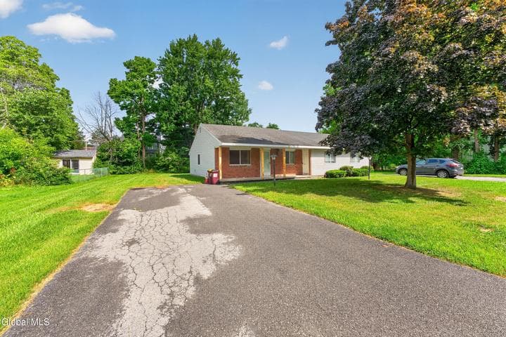 17 Berwyn Street, Colonie, NY, photo 2
