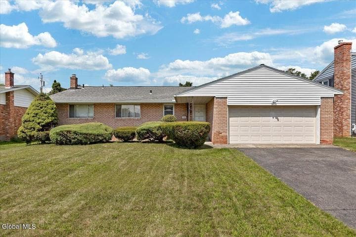 106 Fairlawn Avenue, Albany, NY